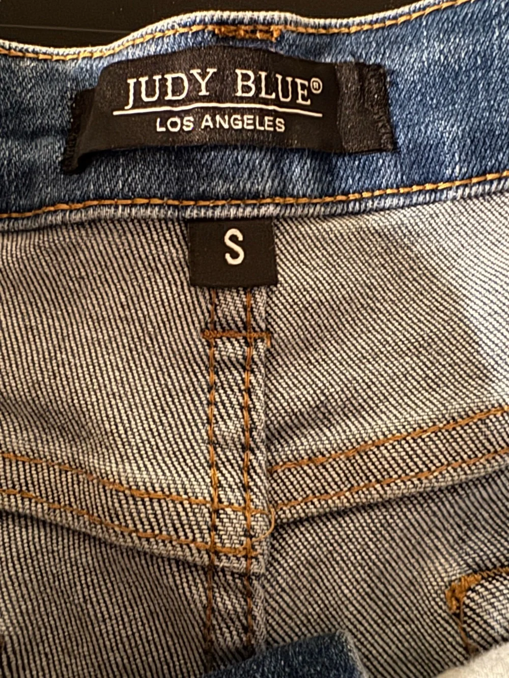 Judy Blue Denim Shorts Women’s Size S Distressed Frayed Hem Mid Rise